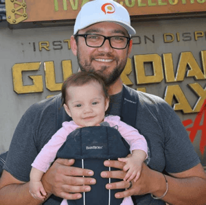Lucas with Autumn Disneyland OP white hat
